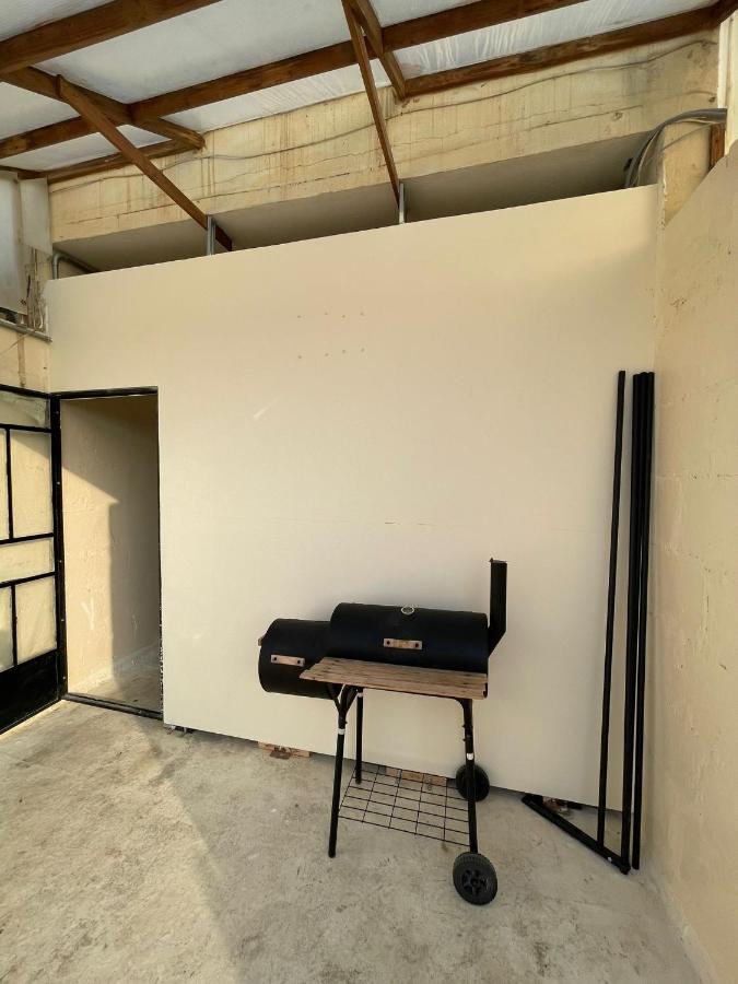 Ommi Hostel Saint Julian's エクステリア 写真